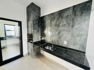 Casa com 3 Quartos à venda, 90m² no Novo Mundo, Uberlândia