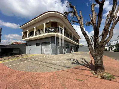 Sobrado com 4 Quartos à venda, 405m² no Parque Novo Mundo, Americana