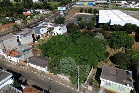 Lote/Terreno à venda, 696m² no São Francisco, Passos