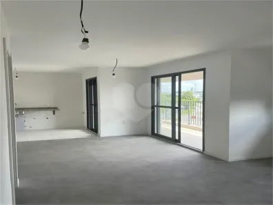 Apartamento com 2 Quartos à venda, 68m² no Vila Anastácio, São Paulo