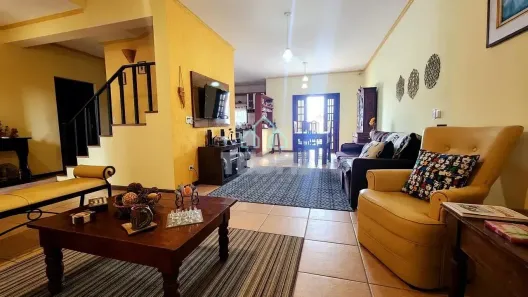 Sobrado com 3 Quartos para venda ou aluguel, 250m² no Campos Elíseos, Taubaté