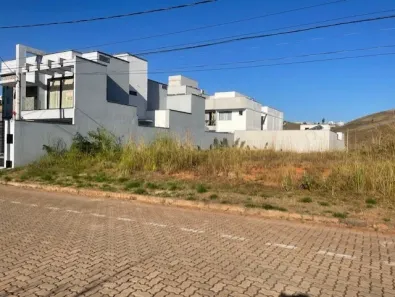 Lote/Terreno à venda, 360m² no Jardim Amália, Volta Redonda