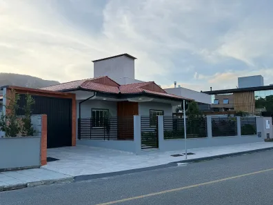Casa com 3 Quartos à venda, 131m² no Pedra Branca, Palhoça