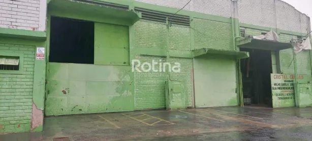 Galpão/Depósito/Armazém para alugar, 1000m² no Custódio Pereira, Uberlândia