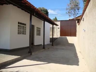 Casa com 3 Quartos para alugar, 150m² no Rio Branco, Belo Horizonte