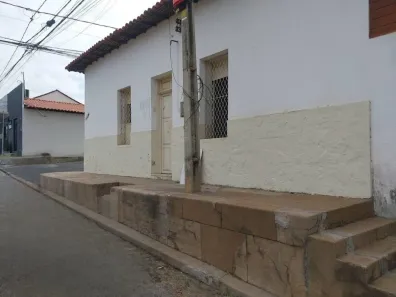 Casa com 4 Quartos para alugar, 278m² no Centro, Teresina