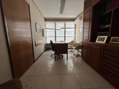 Sala Comercial à venda, 37m² no Moinhos de Vento, Porto Alegre