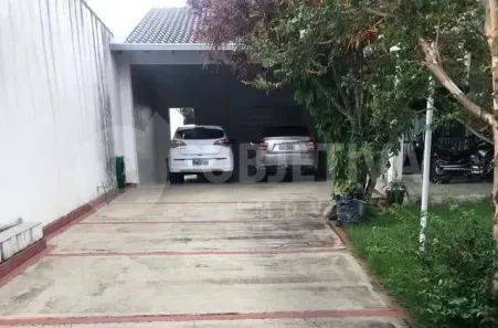 Casa com 3 Quartos à venda, 185m² no Presidente Roosevelt, Uberlândia