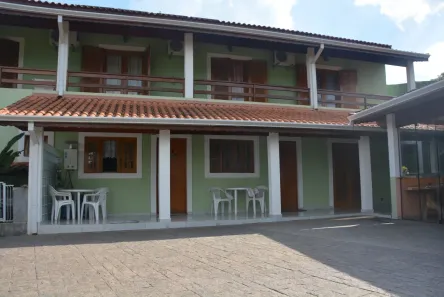 Fazenda/Sítio com 7 Quartos à venda, 721m² no Centro, Araçariguama