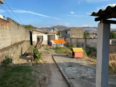 Casa com 2 Quartos à venda, 75m² no São Geraldo, Belo Horizonte