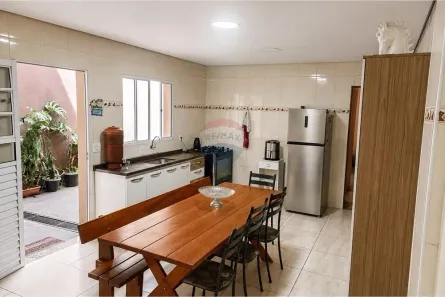 Sobrado com 4 Quartos à venda, 230m² no Jardim do Lago, Jundiaí