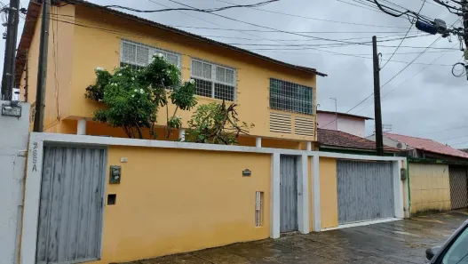 Casa com 4 Quartos à venda, 300m² no Hipódromo, Recife