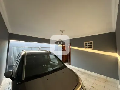 Casa com 4 Quartos para alugar, 200m² no Santa Mônica, Uberlândia