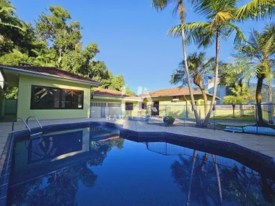 Casa com 4 Quartos para alugar, 350m² no Vila Lalau, Jaraguá do Sul