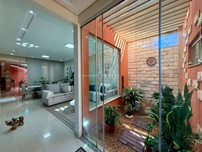 Casa com 5 Quartos à venda, 285m² no Santa Marta, Uberaba