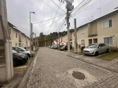 Casa com 2 Quartos à venda, 57m² no Jardim Colônia, Jacareí