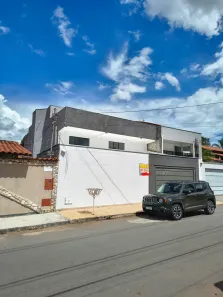 Sobrado com 5 Quartos à venda, 386m² no Loteamento Celina Park, Goiânia