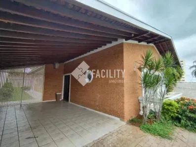 Casa com 4 Quartos para alugar, 307m² no Centro, Campinas