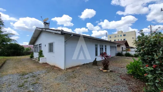Casa com 3 Quartos para alugar, 180m² no Costa e Silva, Joinville