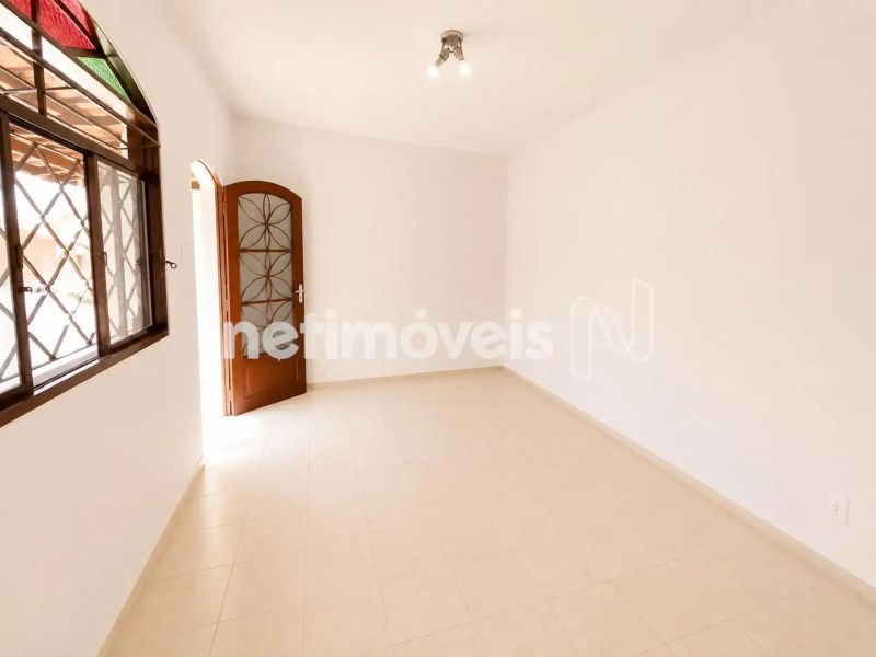 Casa com 2 quartos — Estrela do Oriente, Belo Horizonte