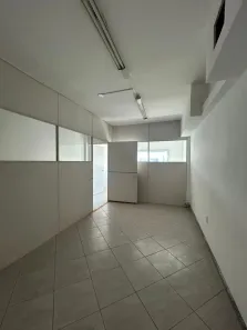 Sala Comercial para alugar, 55m² no Imbetiba, Macaé