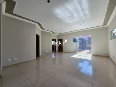 Casa de Condomínio com 3 Quartos à venda, 293m² no Centro, Jardinópolis