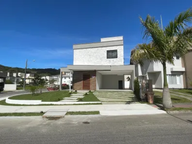 Casa de Condomínio com 3 Quartos para venda ou aluguel, 162m² no Cachoeira do Bom Jesus, Florianópolis
