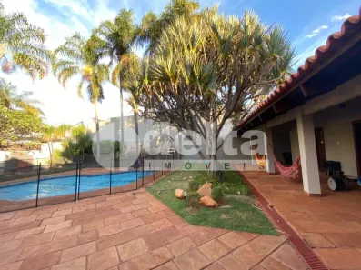 Casa com 4 Quartos à venda, 554m² no Jardim Karaíba, Uberlândia