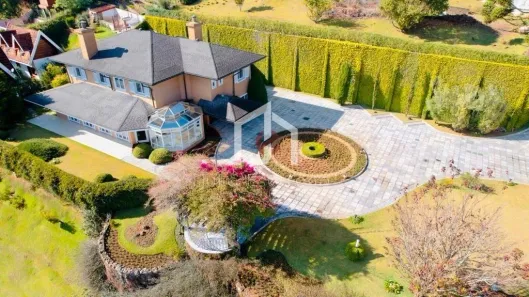 Casa com 4 Quartos à venda, 670m² no Alto do Capivari, Campos do Jordão