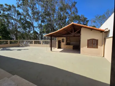 Casa com 3 Quartos à venda, 246m² no São Mateus, Juiz de Fora