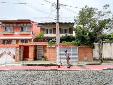 Casa com 5 Quartos à venda, 242m² no Praia do Pecado, Macaé