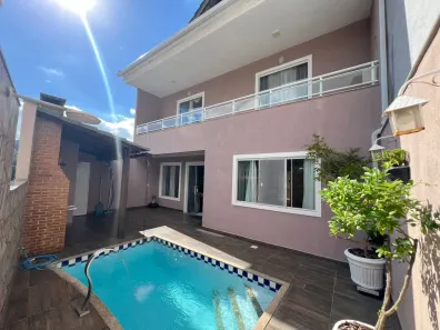 Casa de Condomínio com 4 Quartos à venda, 238m² no Taquara, Rio de Janeiro