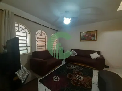 Sobrado com 3 Quartos à venda, 173m² no Vila Scarpelli, Santo André