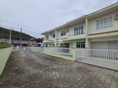 Casa com 3 Quartos para alugar, 121m² no Amizade, Jaraguá do Sul