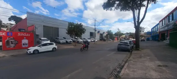 Galpão/Depósito/Armazém para alugar, 288m² no Santa Mônica, Belo Horizonte
