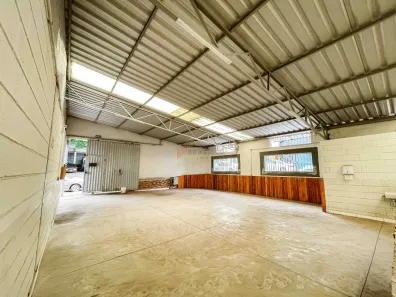 Ponto Comercial para alugar, 153m² no Levindo Paula Pereira, Divinópolis