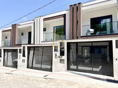 Sobrado com 3 Quartos à venda, 112m² no Itacolomi, Balneário Piçarras