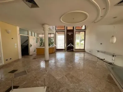Casa com 5 Quartos para alugar, 596m² no Quebec, Londrina
