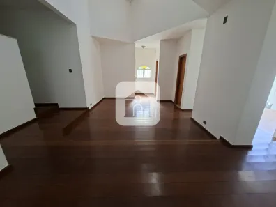Casa com 3 Quartos para alugar, 400m² no Vigilato Pereira, Uberlândia
