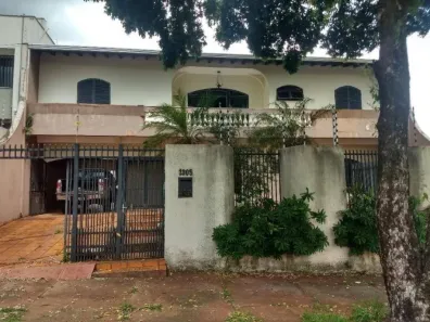 Casa com 3 Quartos à venda, 271m² no Bancários, Londrina
