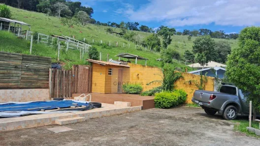 Fazenda/Sítio com 3 Quartos à venda, 200m² no Registro, Taubaté