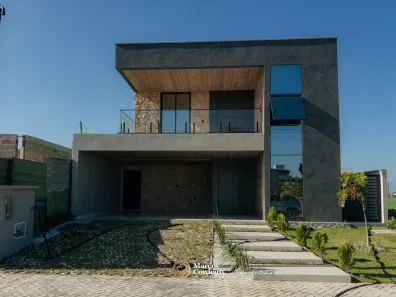 Casa de Condomínio com 4 Quartos à venda, 232m² no Cidade Alpha, Eusébio