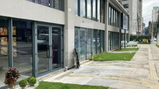 Ponto Comercial para alugar, 241m² no Cidade Monções, São Paulo