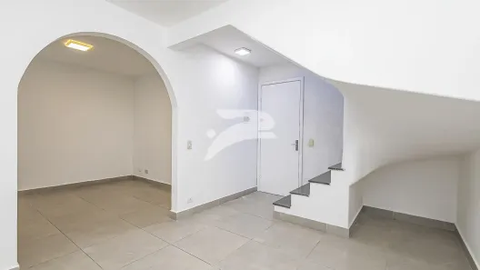Sobrado com 3 Quartos para alugar, 180m² no Parolin, Curitiba