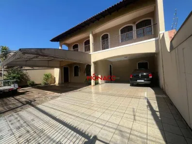 Sobrado com 4 Quartos à venda, 258m² no Bandeirantes, Londrina