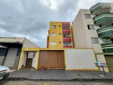 Apartamento com 3 Quartos para alugar, 90m² no Centro, Uberlândia