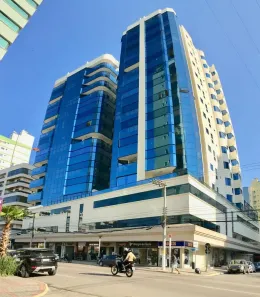 Apartamento com 4 Quartos para alugar, 142m² no Meia Praia, Itapema