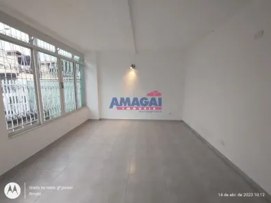 Casa com 3 Quartos para alugar, 175m² no Parque Brasil, Jacareí