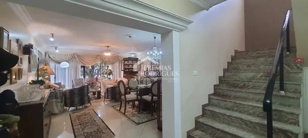 Casa com 5 Quartos para alugar, 262m² no Centro, Taubaté