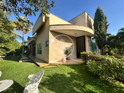Casa de Condomínio com 4 Quartos à venda, 354m² no Jardins Madri, Goiânia